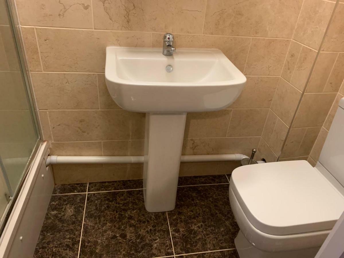 Serviced Accommodations Luton  Buitenkant foto